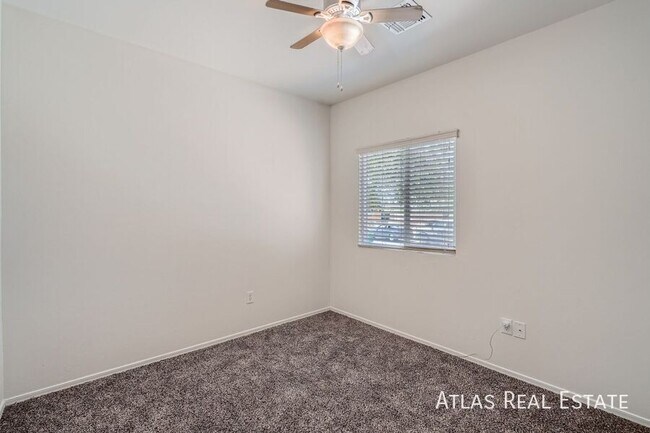 Building Photo - 8437 W Green Kingfisher Ln