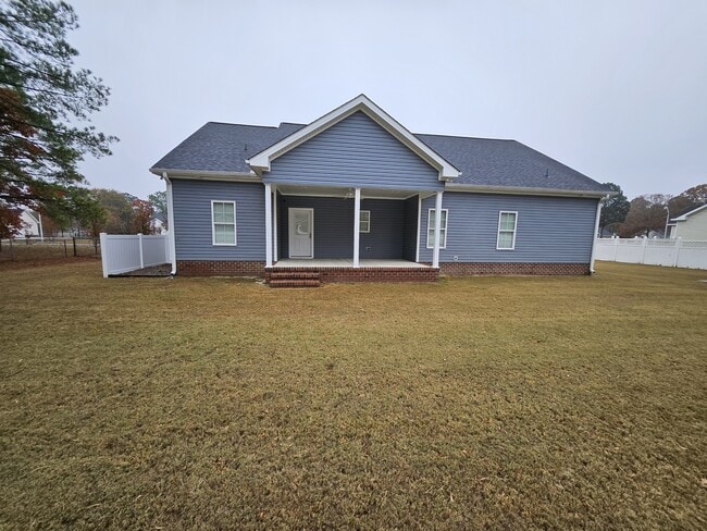 Building Photo - 104 Pioneer Trails Dr