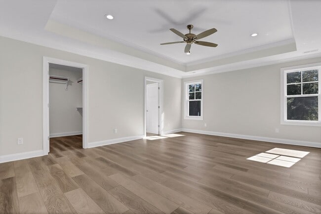 Building Photo - 4 bedroom, 3.5 bath Hampstead home in Sanc...
