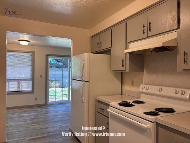 Primary Photo - 2582 L St