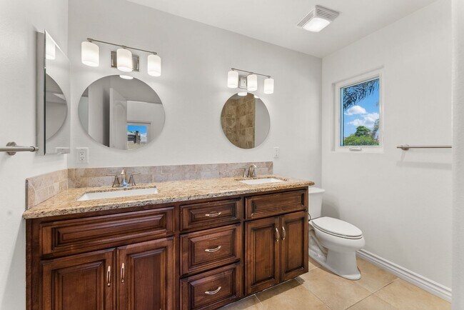Building Photo - 4870 Santa Cruz Ave
