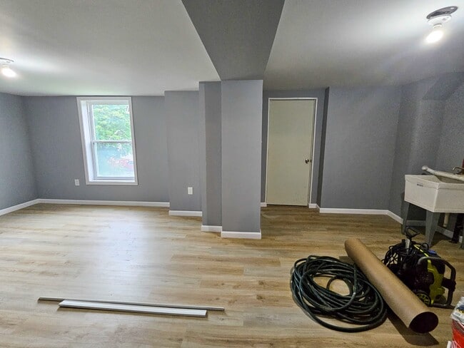 Building Photo - 539 Marie Ave