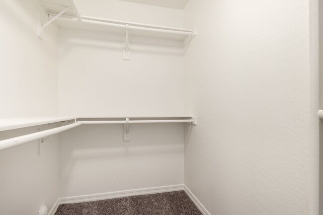 Building Photo - Spacious 3-Bedroom Home with Den in Gilbert!