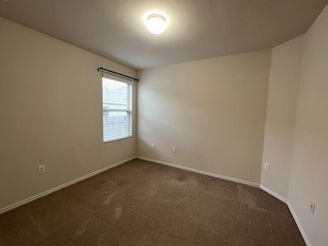 Building Photo - 5808 Eden Dr