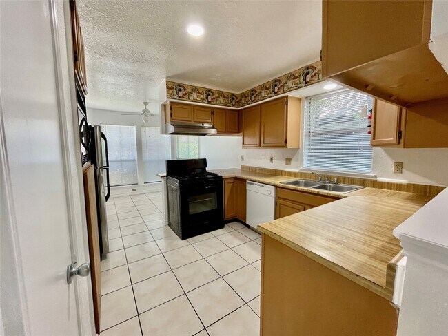 Building Photo - 7014 Caladero Dr