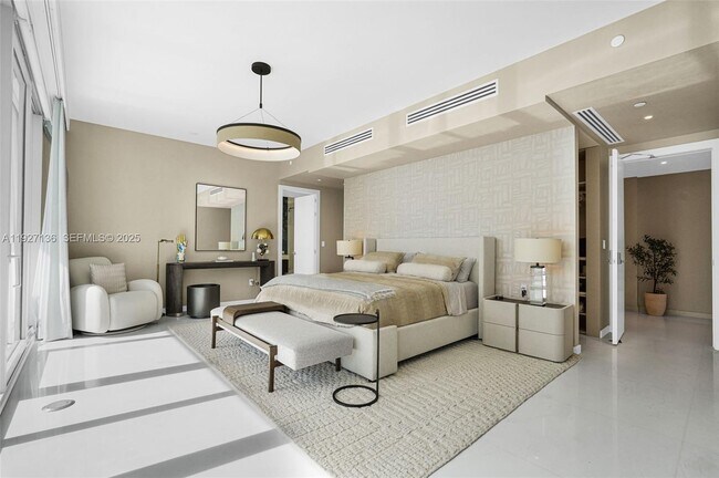 Building Photo - 300 Biscayne Blvd Way