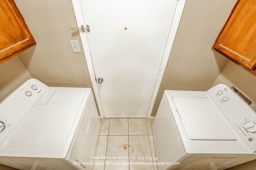 Building Photo - 1811 San Rafael St