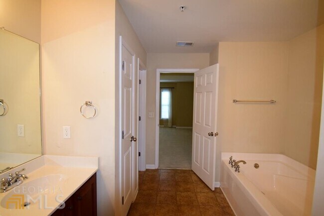 Building Photo - 59 Tahoe Dr