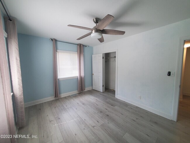 Building Photo - 2159 Riverside Ave
