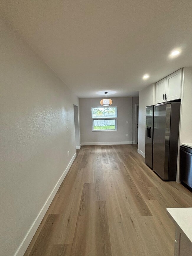 Building Photo - Fully Remodeled 3-Bedroom + Den Home for Rent in St. Petersburg, FL!