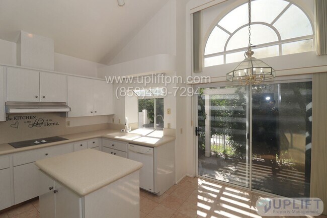 Building Photo - 3 Bed, 2 Bath Single Story Home