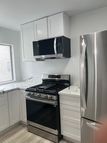 Building Photo - 1101 Laveta Terrace