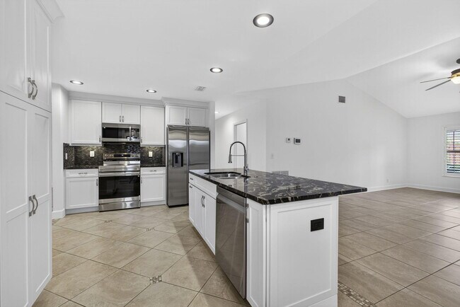 Building Photo - 1776 The 12th Fairway