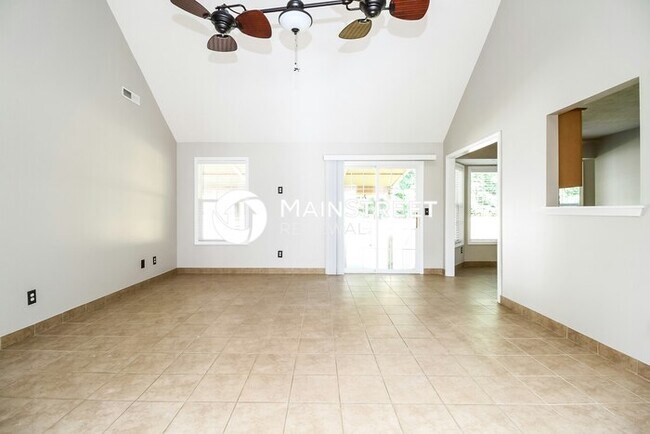 Building Photo - 3 Bedroom Pet-Friendly Home in La Vergne, TN with Main Street Renewal