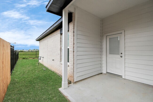 Building Photo - Welcome to the Elm — Single-Level Charm, Modern Style.