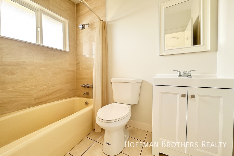 Building Photo - 5419 Harold Way