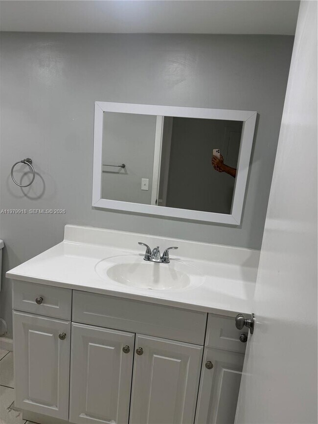 Building Photo - 469 NE 207th Ln