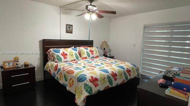 Building Photo - 100 Lakeview Dr