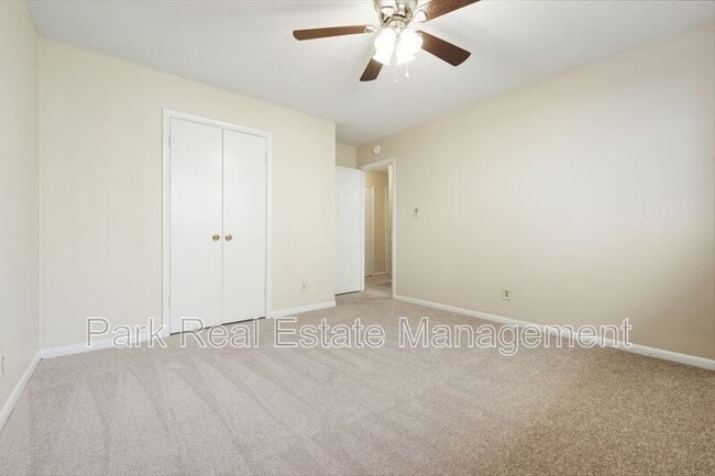 Building Photo - 6 Shepherd Ln