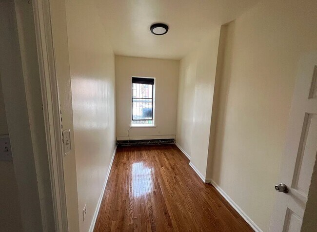 Building Photo - 425 Pennsylvania Ave