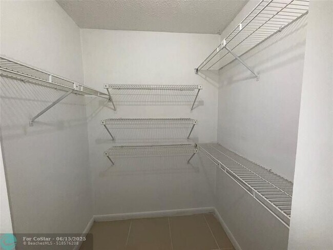 Building Photo - 1401 SW 134th Way