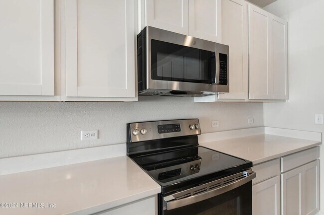 Building Photo - 1354 High Falls Dr