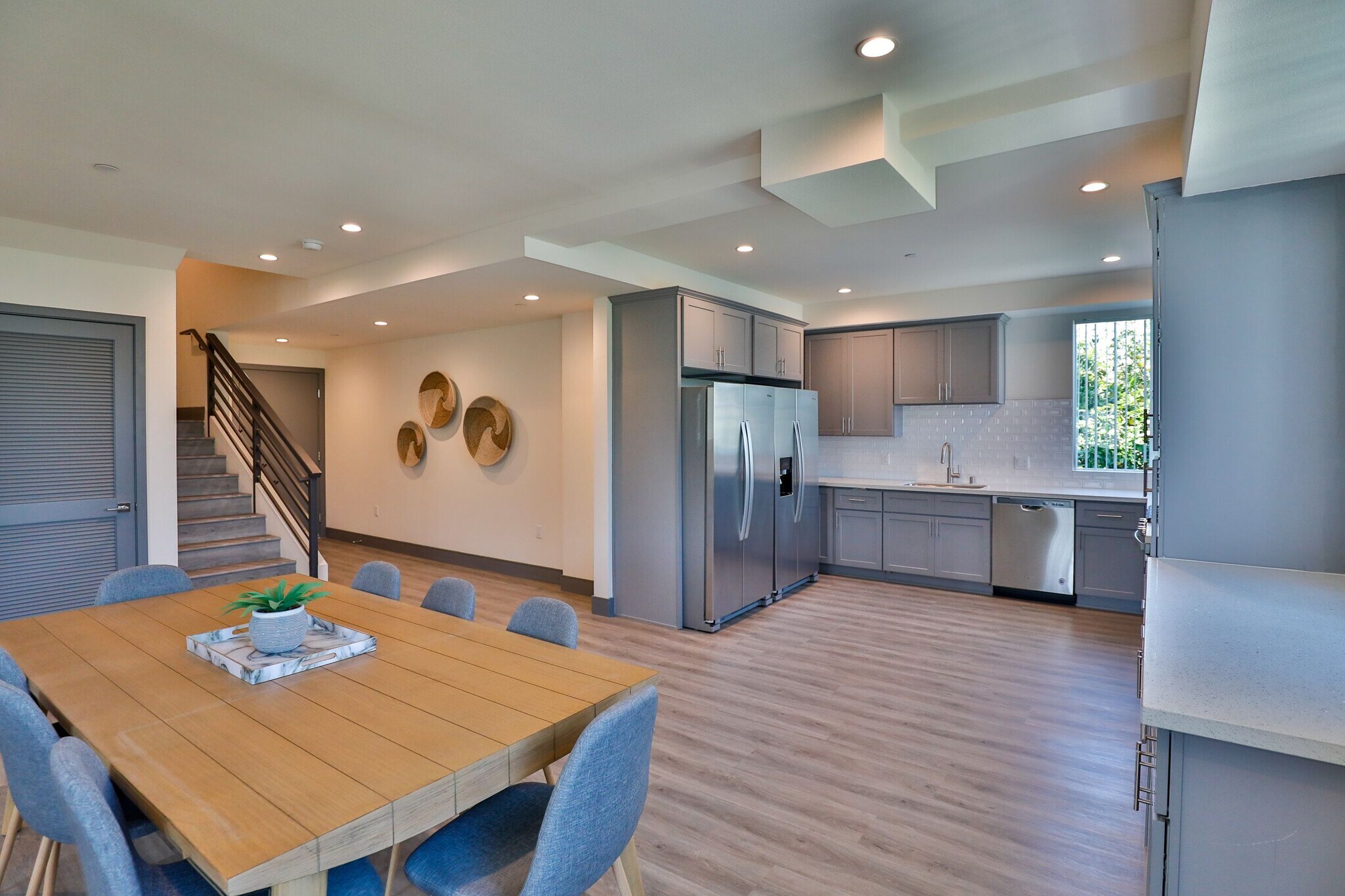 Building Photo - 1155 W 36th Pl