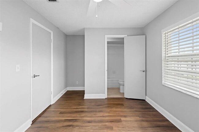 Building Photo - 5126 St Charles Ln