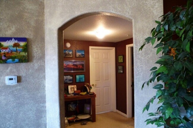 Building Photo - Nice 2 bed 2 bath near DIA in gated community