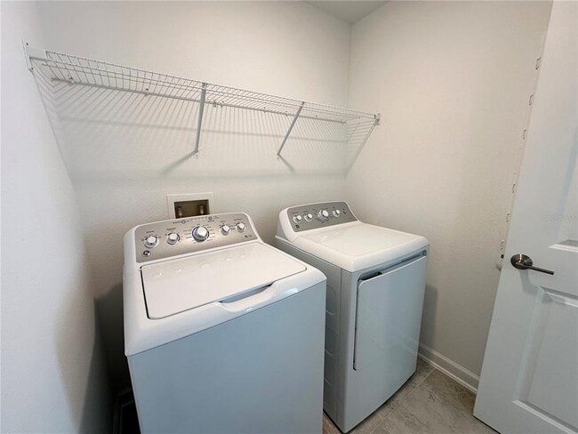 Building Photo - 11288 Listening Dr