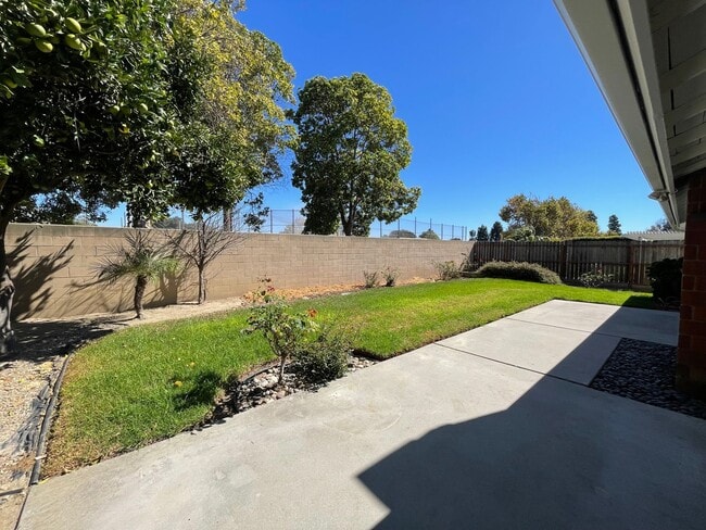 Building Photo - Recently Remodeled 4 Bedroom 2 Bath Single...
