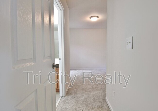 Building Photo - 111 Covington Terrace