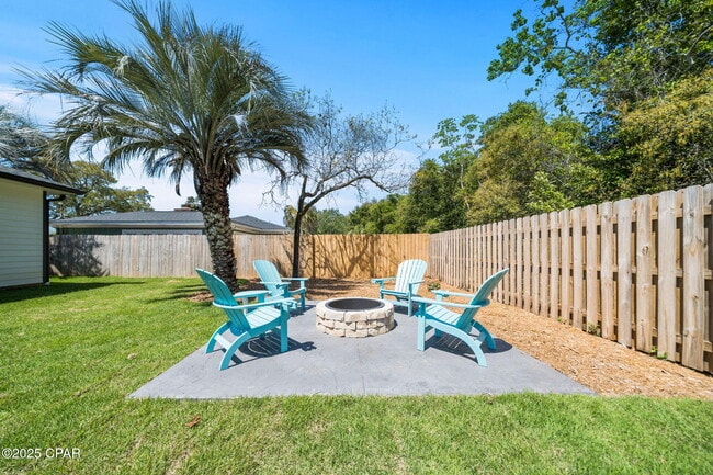 Building Photo - 145 Manistee Dr