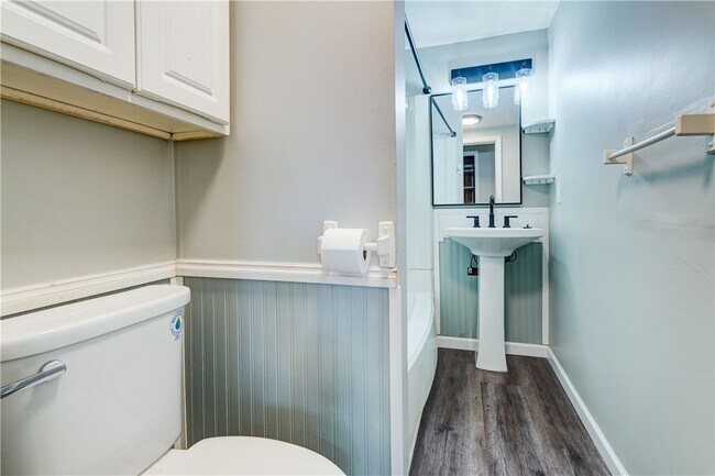 Building Photo - 1070 Gravel Rd