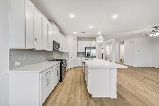 Building Photo - 4116 Silver Fls
