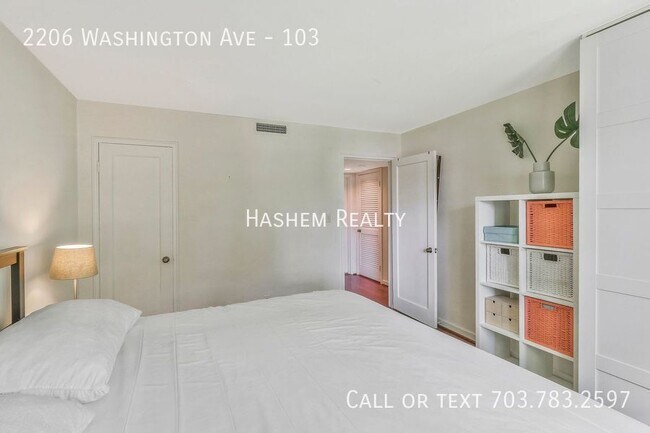 Building Photo - 2206 Washington Ave