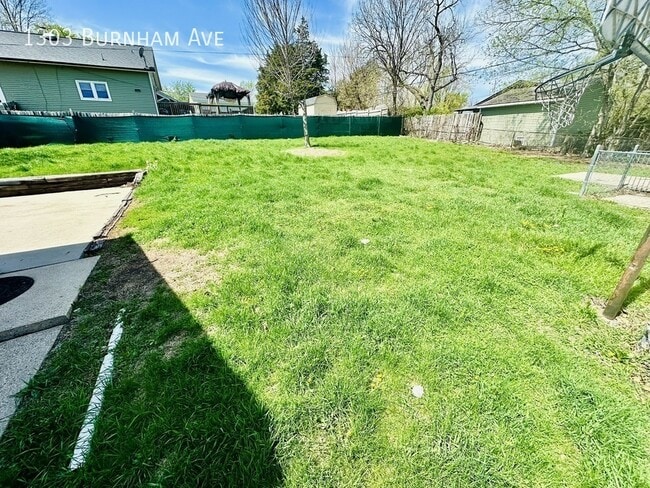 Building Photo - 1303 Burnham Ave