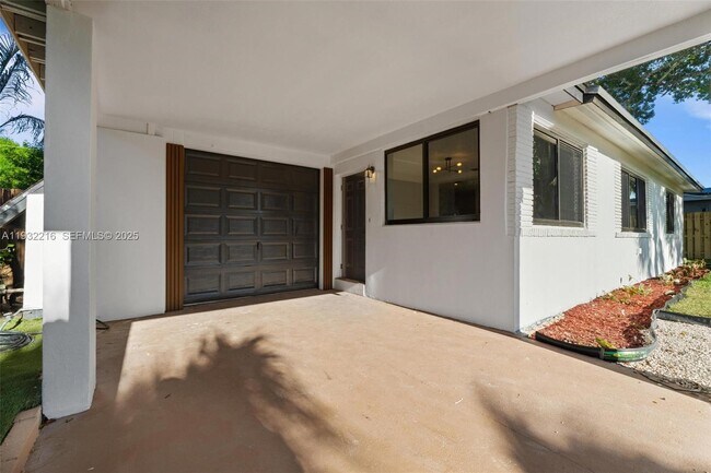 Building Photo - 1516 SW 30th Terrace