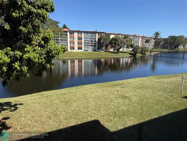 Primary Photo - 1080 Del Lago Cir