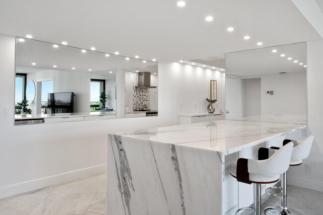 Building Photo - 2425 Presidential 902 Way