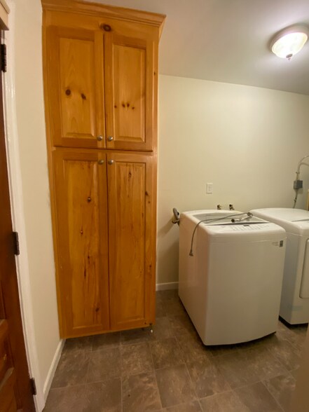 Building Photo - 1599 Early St