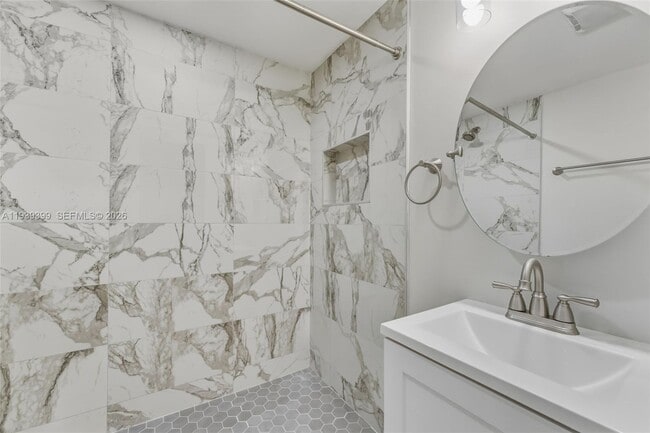 Building Photo - 10912 SW 146th Ave