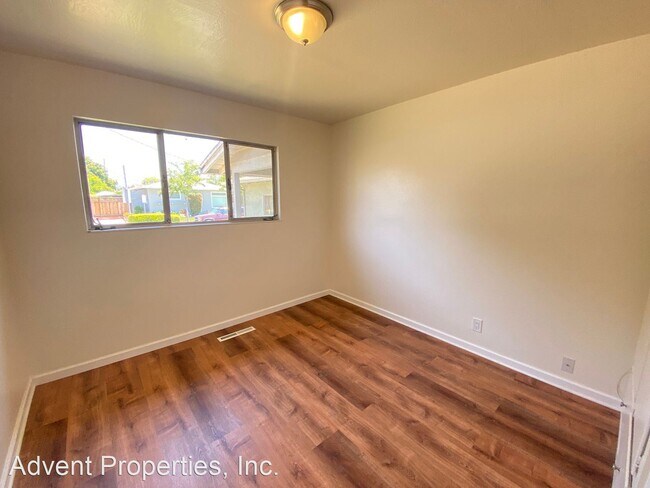 Building Photo - 3 br, 2 bath House - 24517 Townsend Ave.