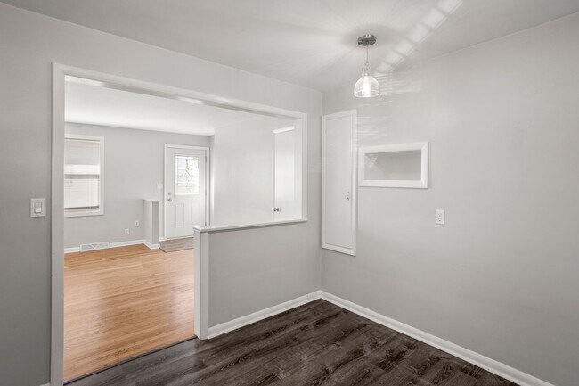 Building Photo - 120 Gruenwald Ave