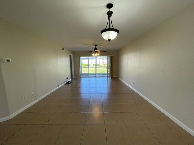 Building Photo - ANNUAL RENTAL - 2 BED / 2 BATH AT CANTERBURY VILLAGE