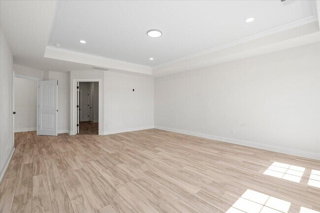 Building Photo - 417 Weston Park