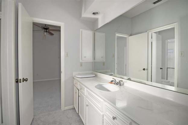 Building Photo - 3323 Village Falls Ct