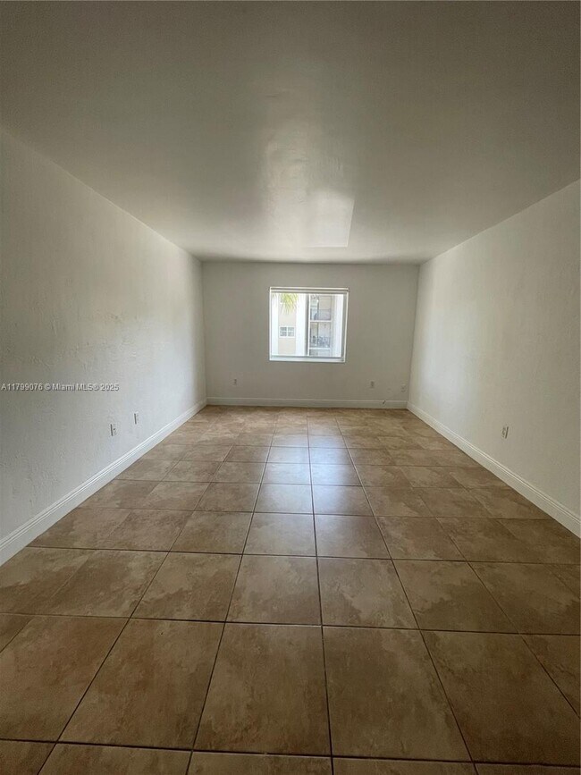 Building Photo - 8607 SW 68th Ct