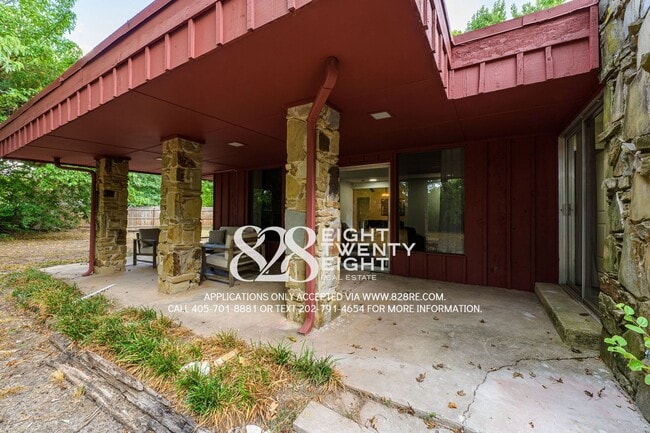 Building Photo - Talk About Unique! Must See 4 Bed/2 Bath S...