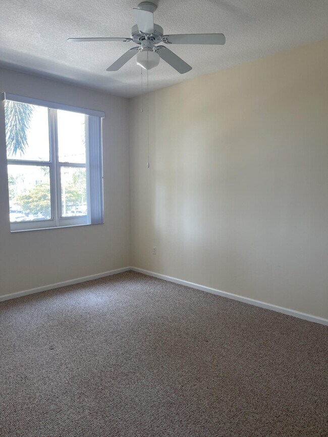 Building Photo - 550 Okeechobee Blvd
